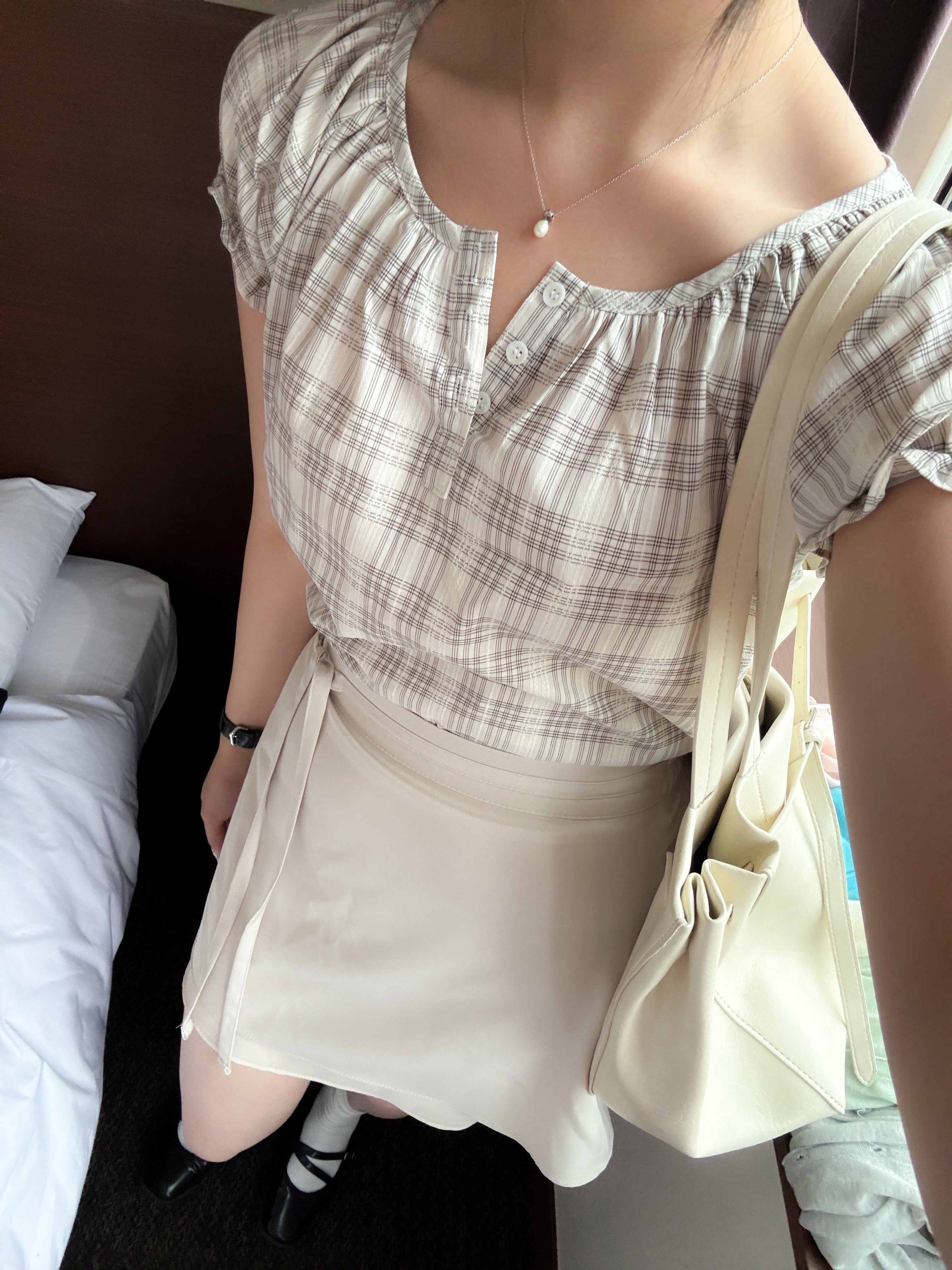 法式女孩的checked blouse