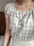 法式女孩的checked blouse
