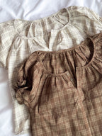 法式女孩的checked blouse