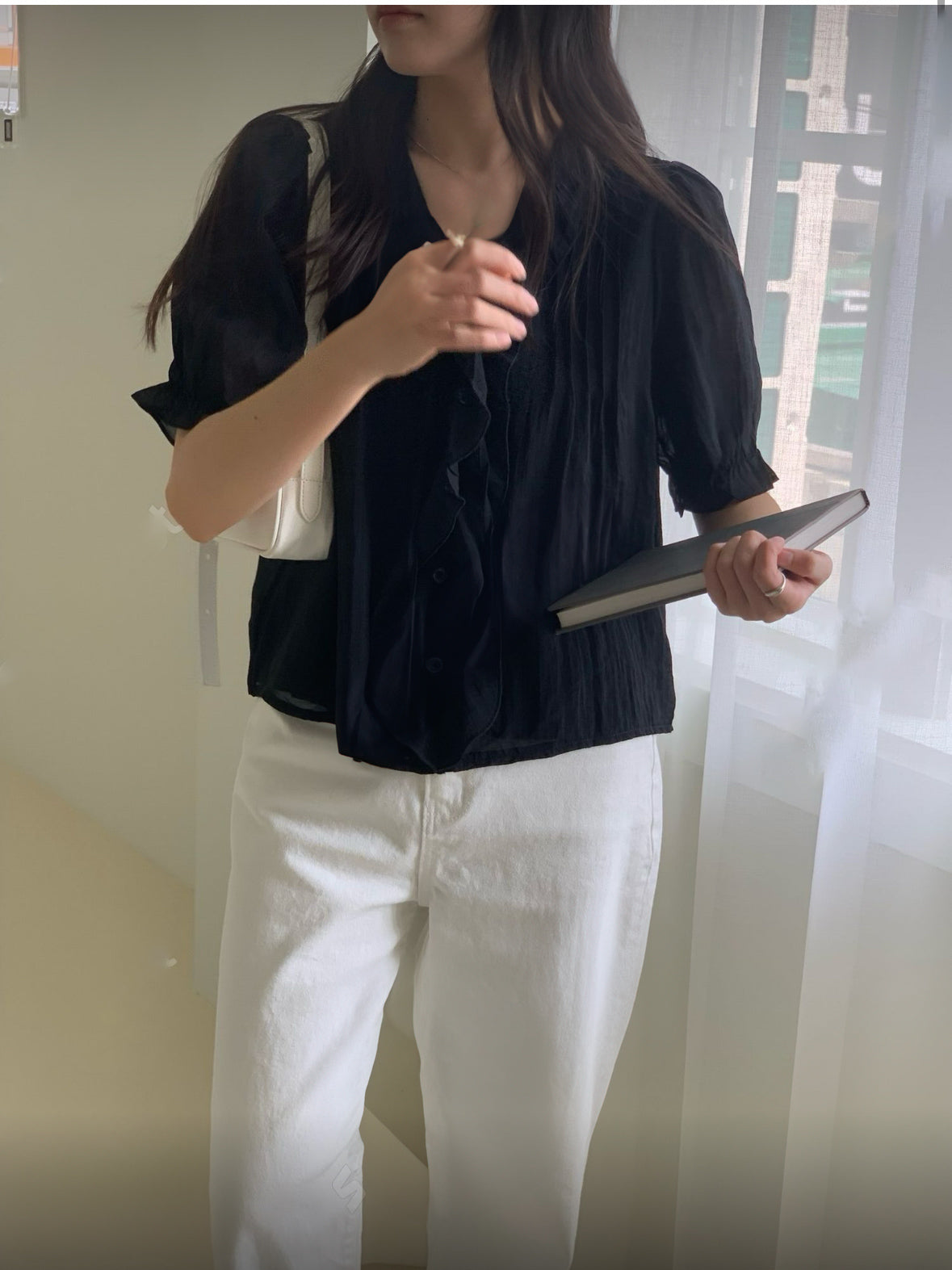 法式女孩的spring ruffle blouse