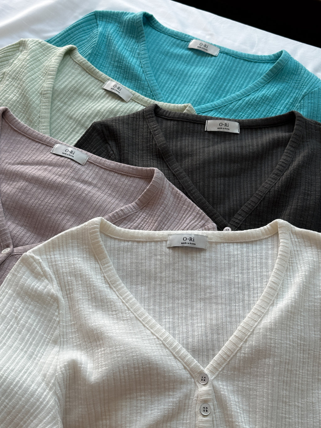 ORI//BUTTON TEE