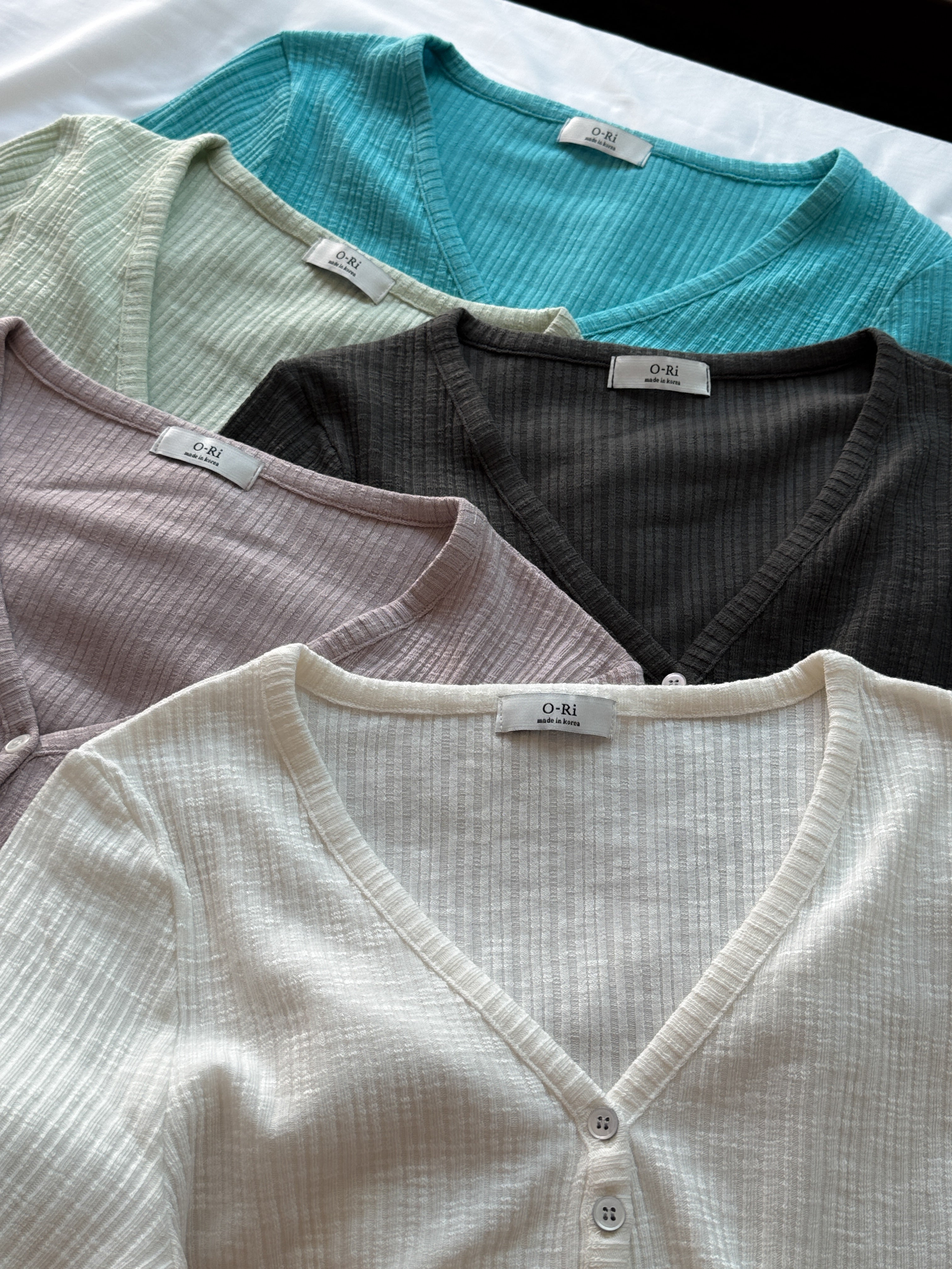 ORI//BUTTON TEE