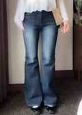 復古女孩的vintage flared jeans