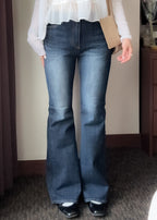 復古女孩的vintage flared jeans