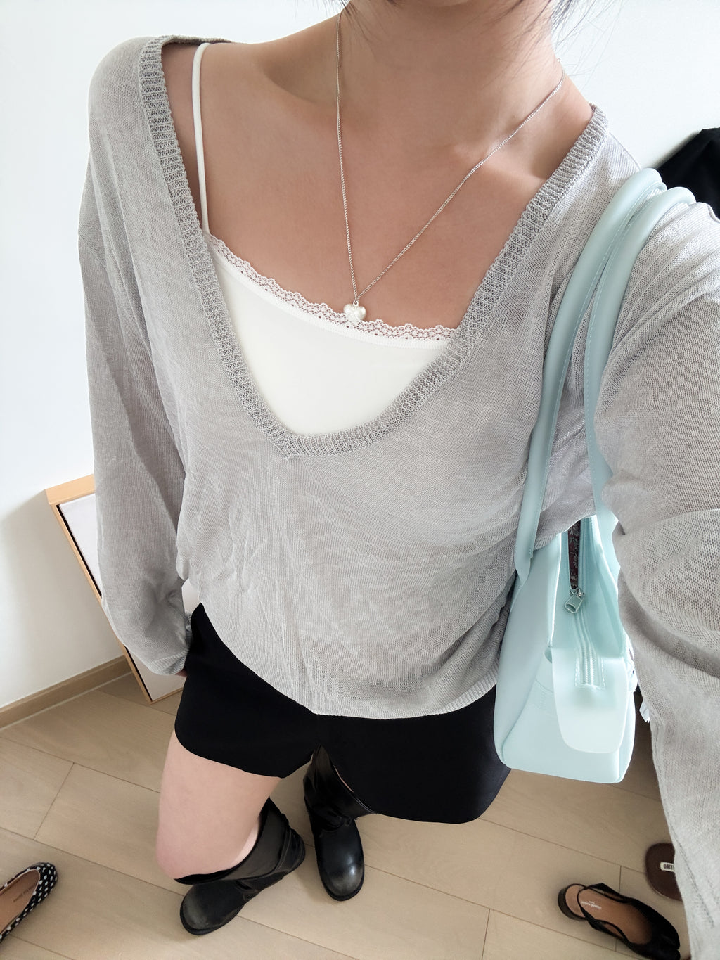 夏天韓妹必備的防曬V KNIT(天絲料）
