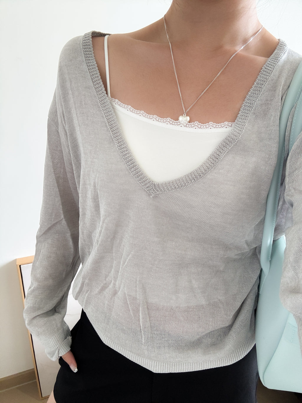 夏天韓妹必備的防曬V KNIT(天絲料）