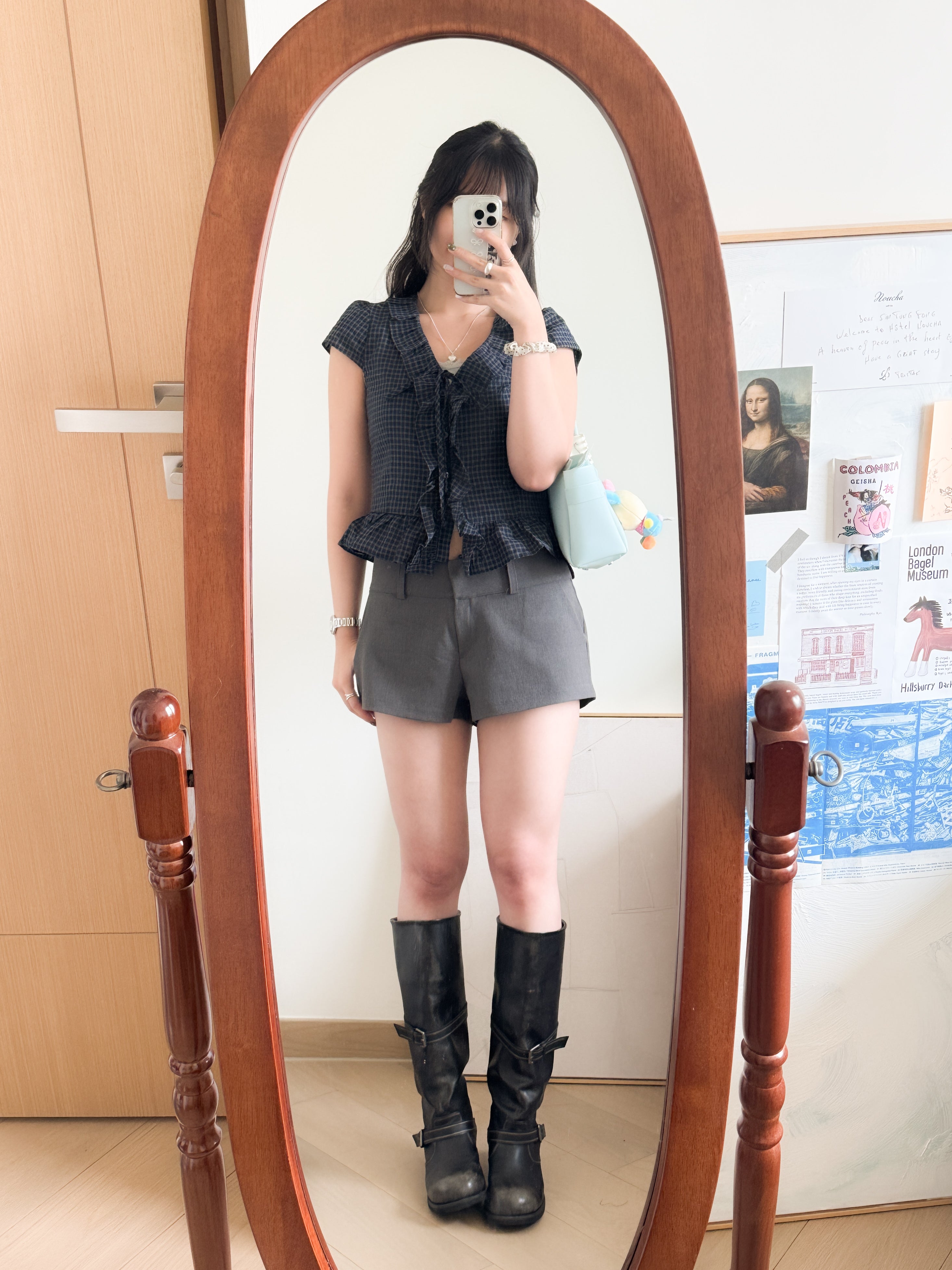 甜酷女孩的西裝中低腰短褲