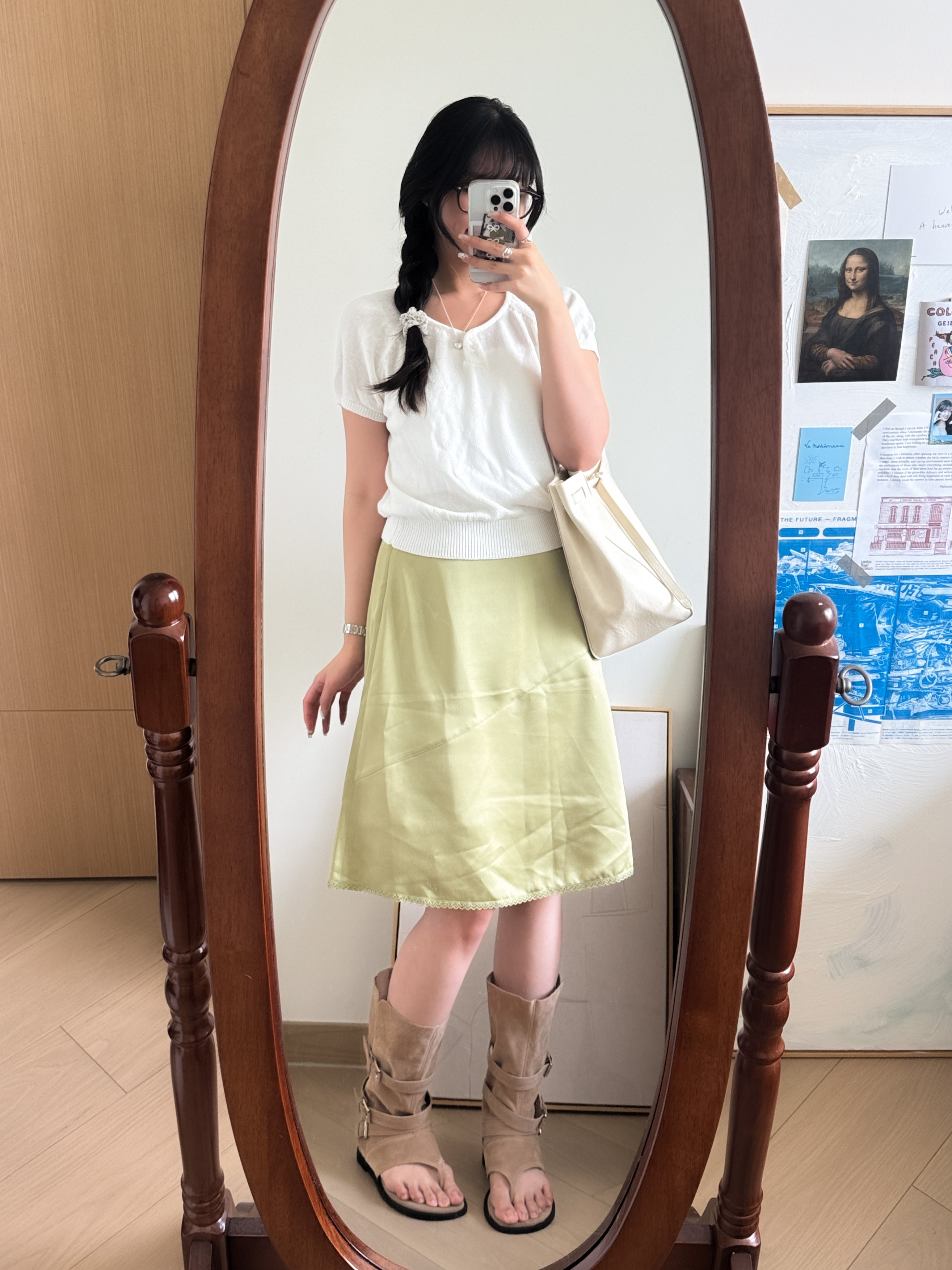 法式女孩的橄欖色中裙