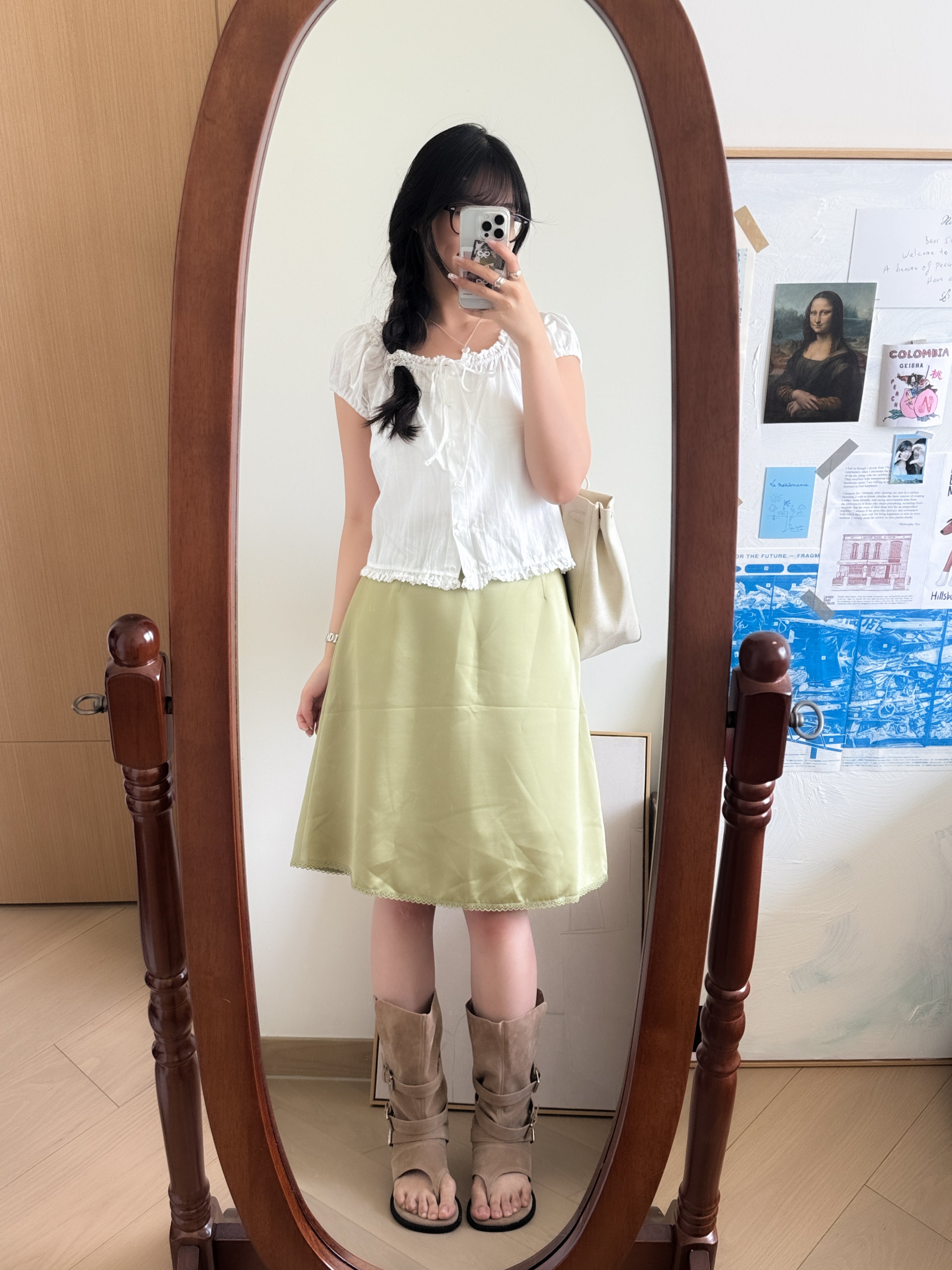 法式女孩的橄欖色中裙