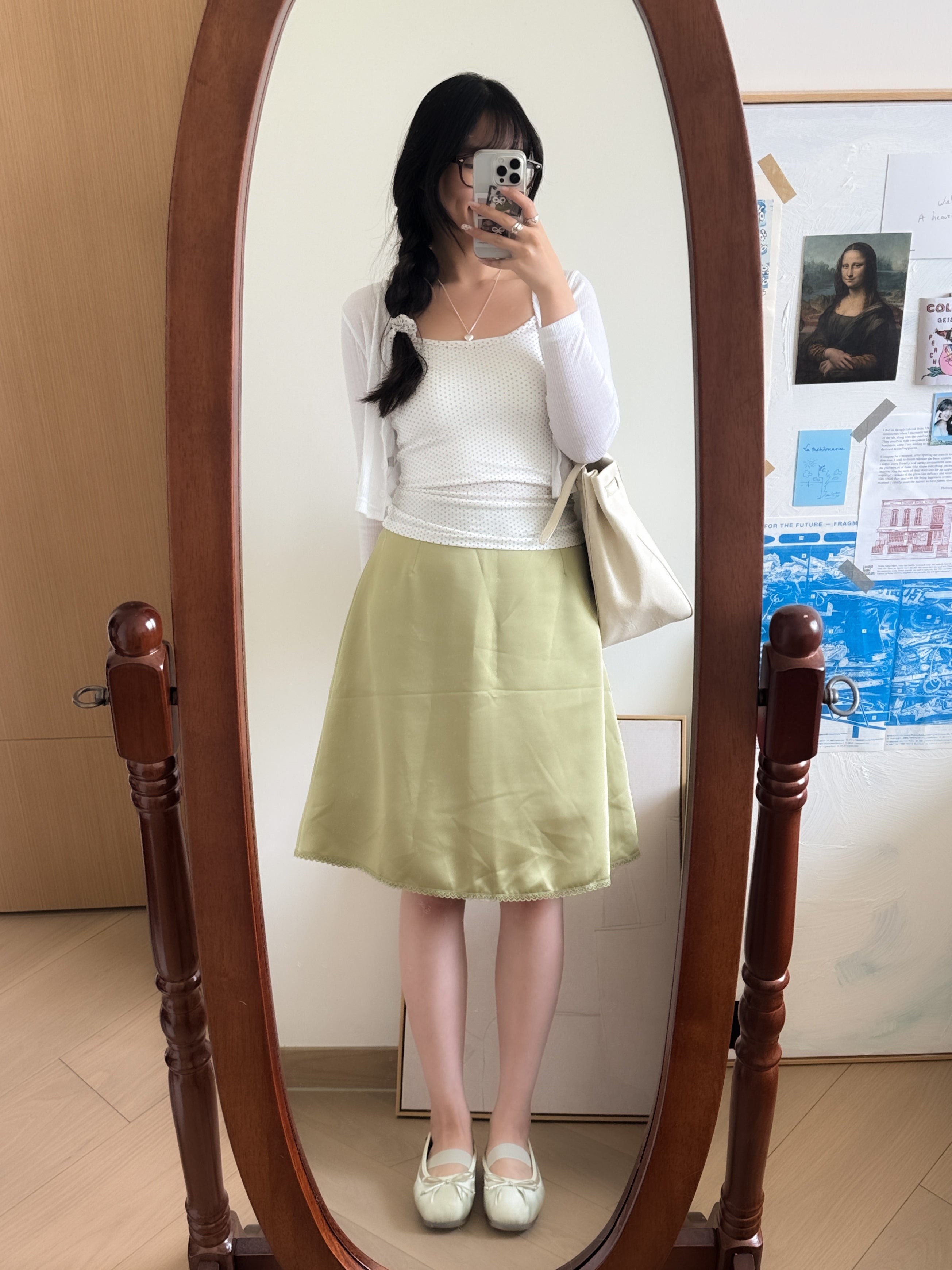 法式女孩的橄欖色中裙