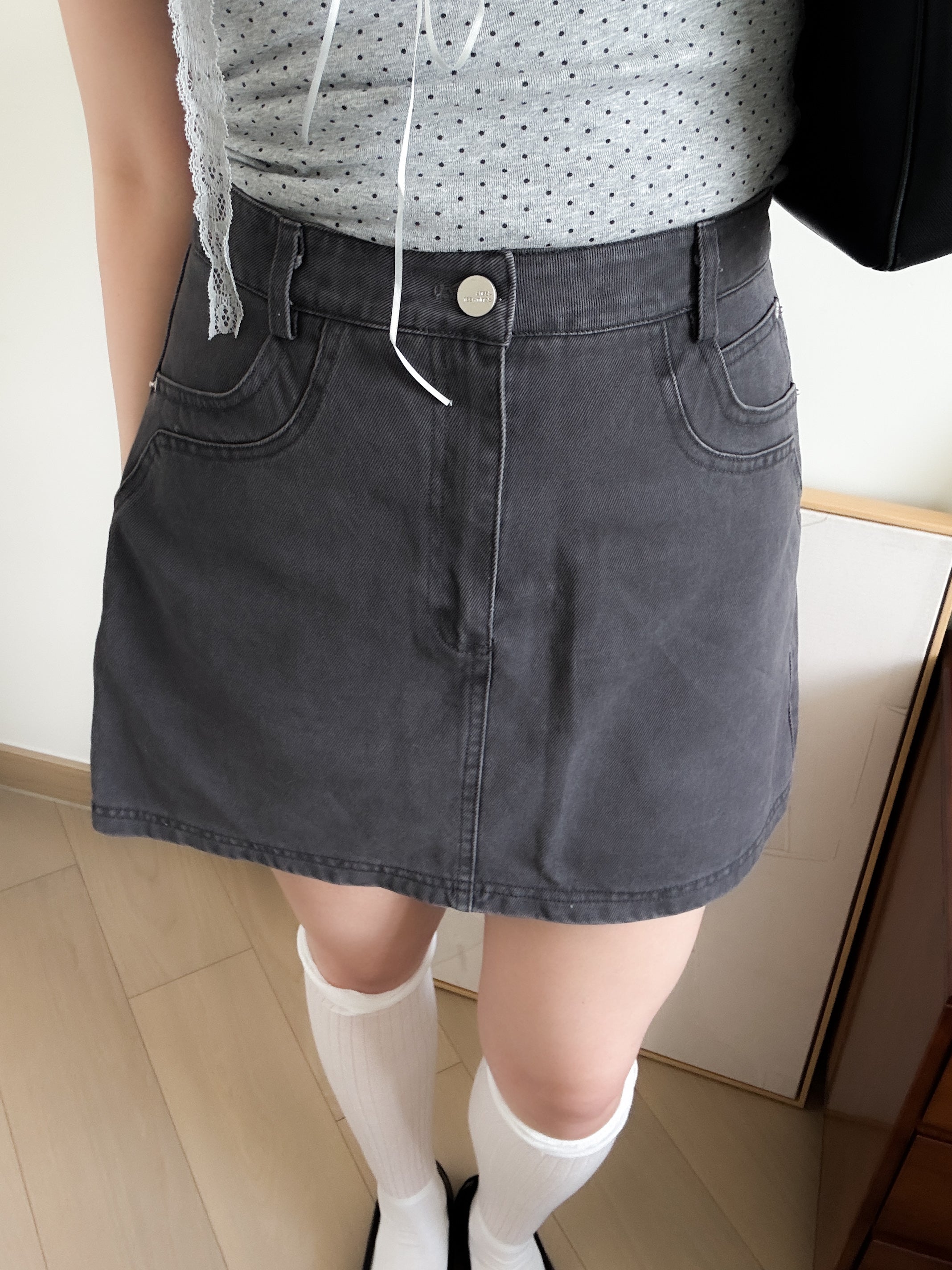 cool girl denim skirt with belt