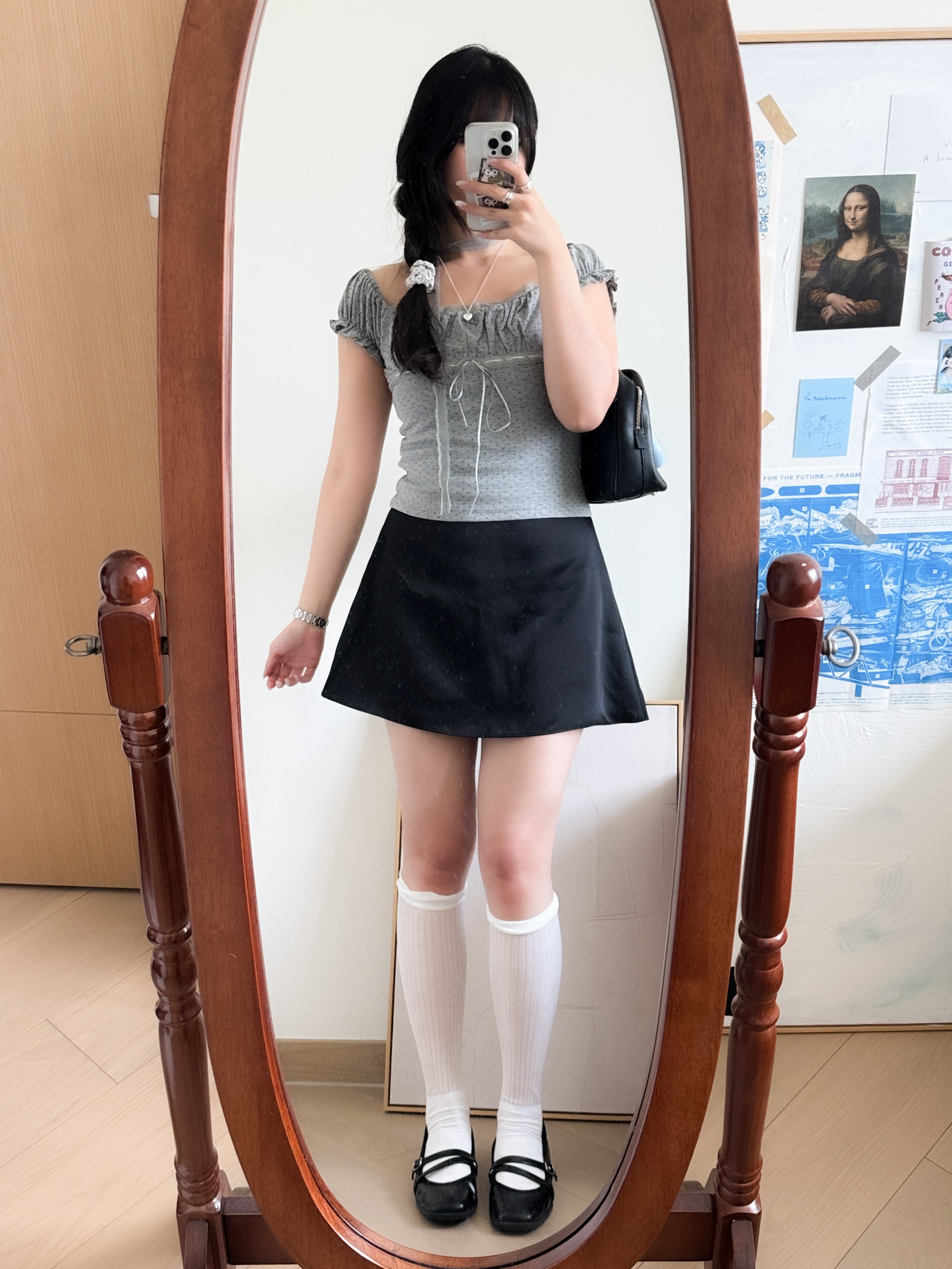 氣質ONNI的satin short skirt