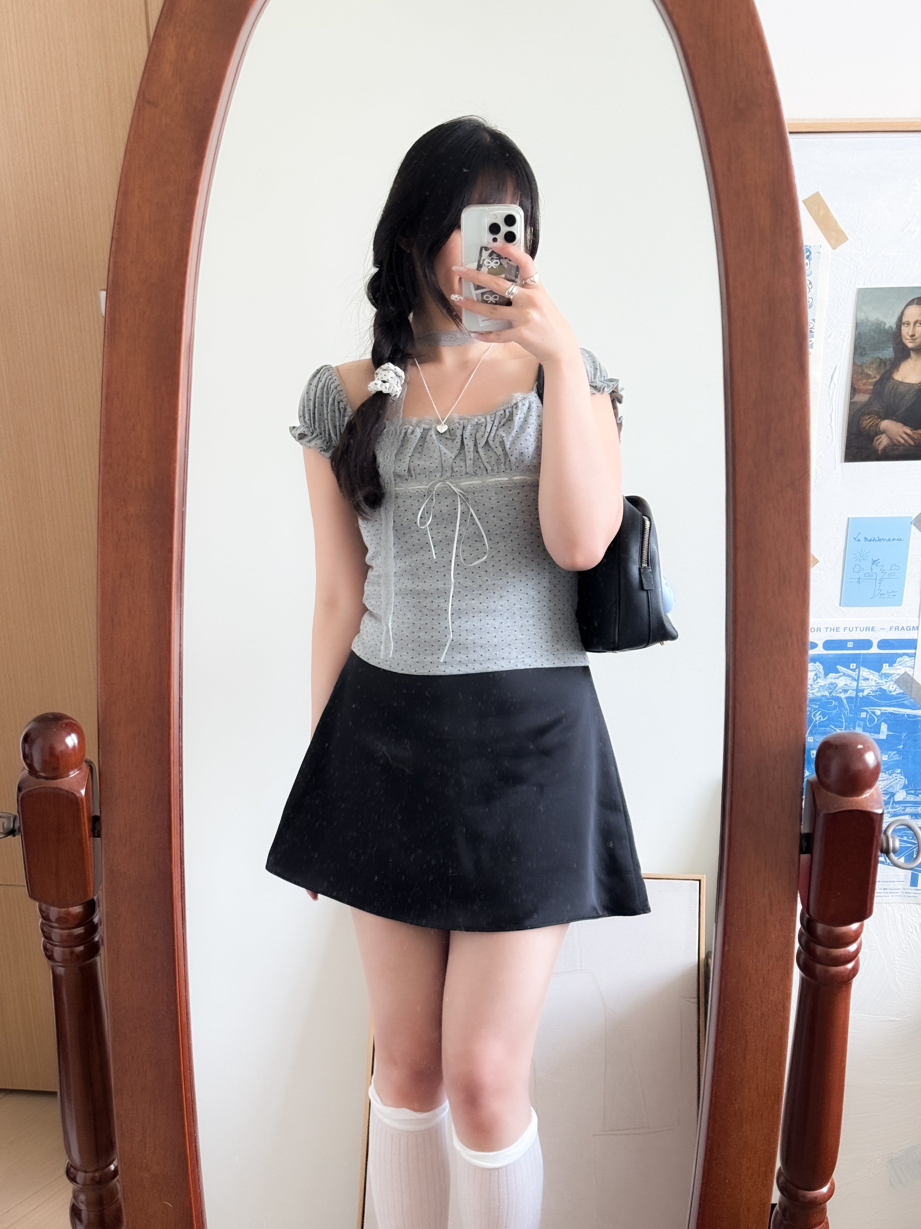 氣質ONNI的satin short skirt