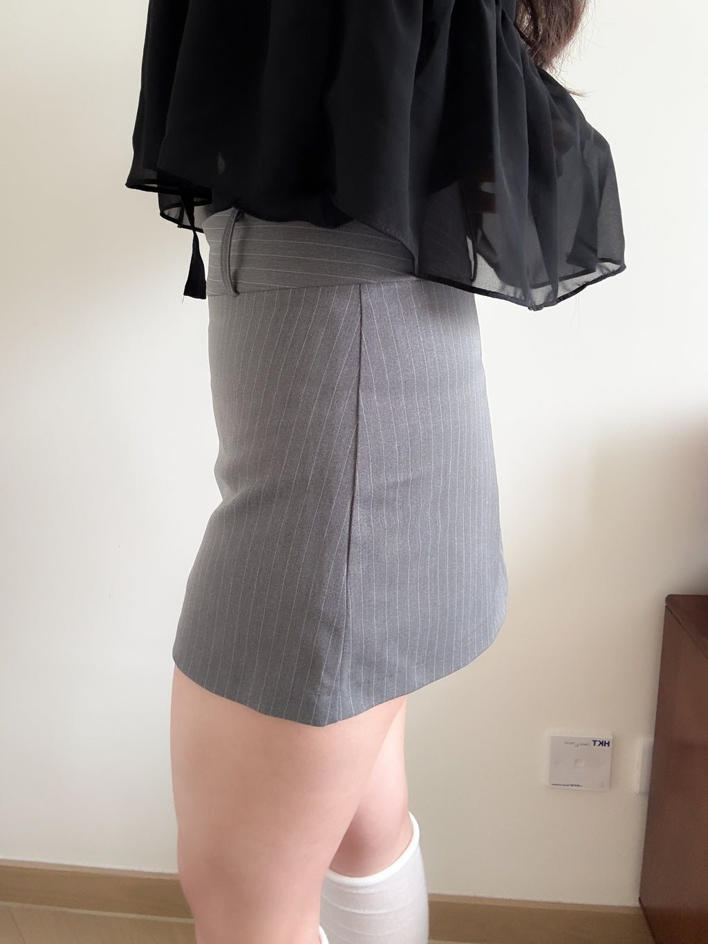 甜酷ONNI的直紋短西裙(with pant)
