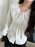 法式女孩的格紋blouse