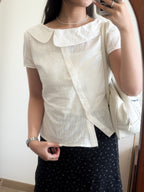 復古女孩的大圓領blouse