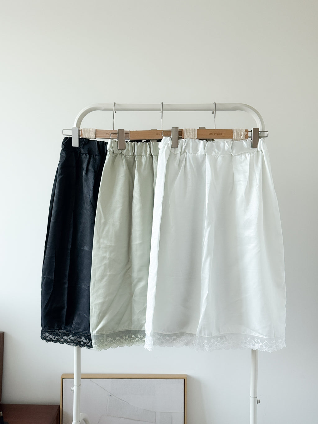 laces satin mid-skirt