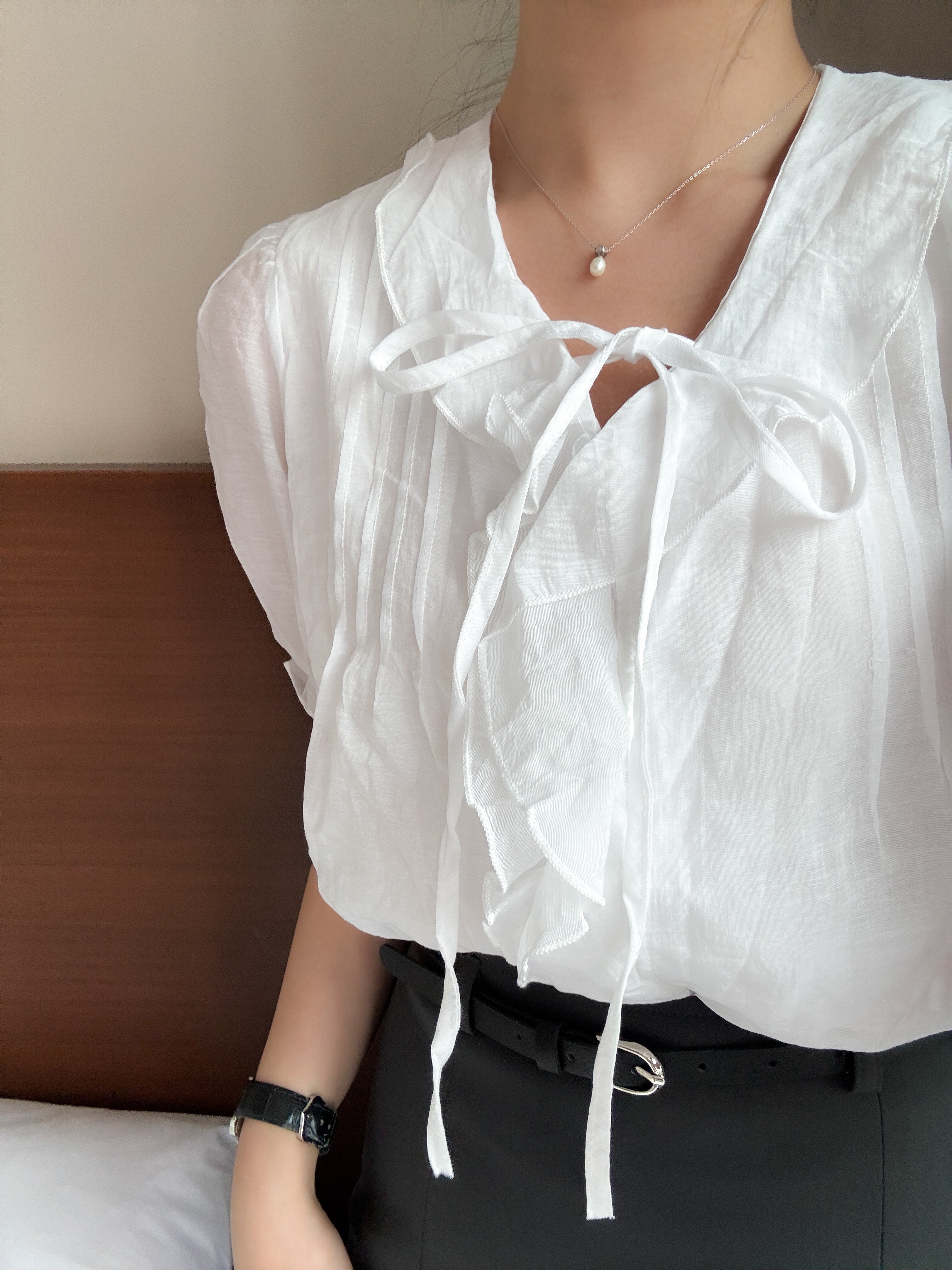 法式女孩的spring ruffle blouse
